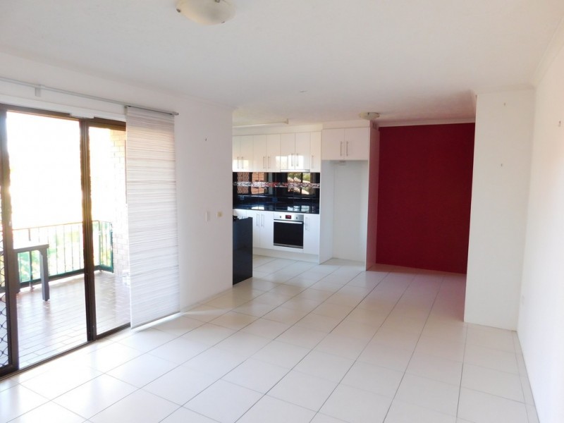 3/32 Imperial Parade, Labrador QLD 4215