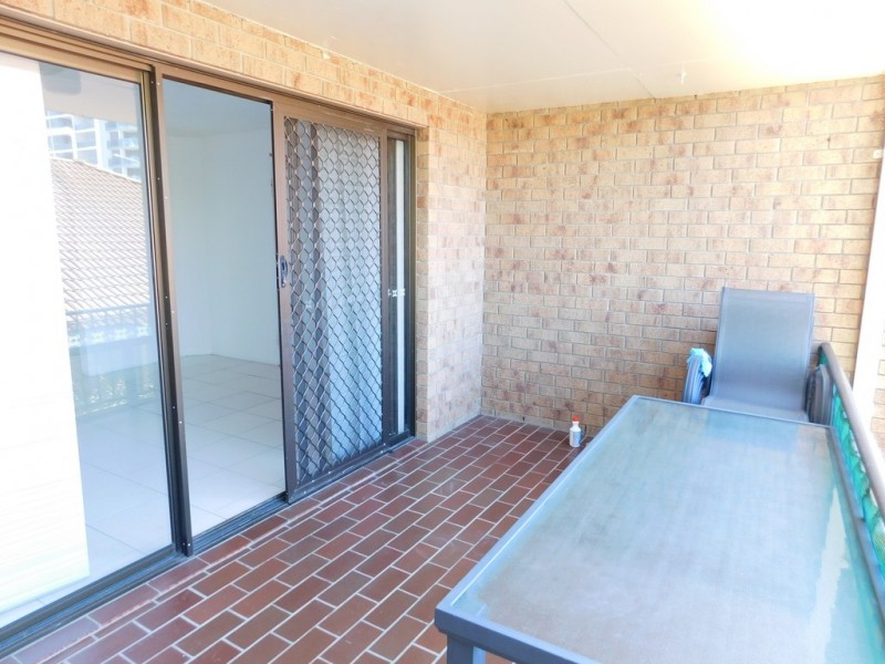 3/32 Imperial Parade, Labrador QLD 4215