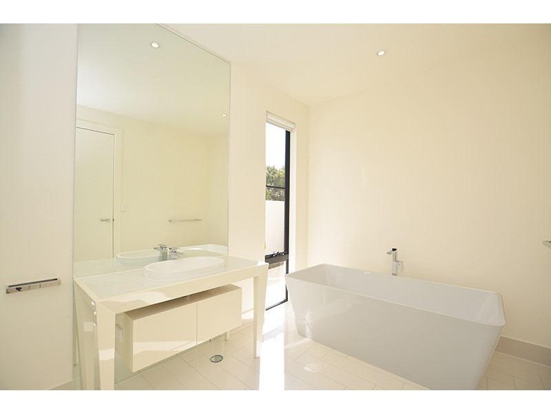 2329 Meliah Close, Sanctuary Cove QLD 4212