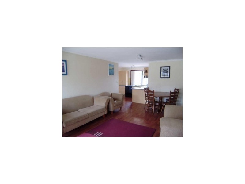 1/3 Elm Court, Labrador QLD 4215