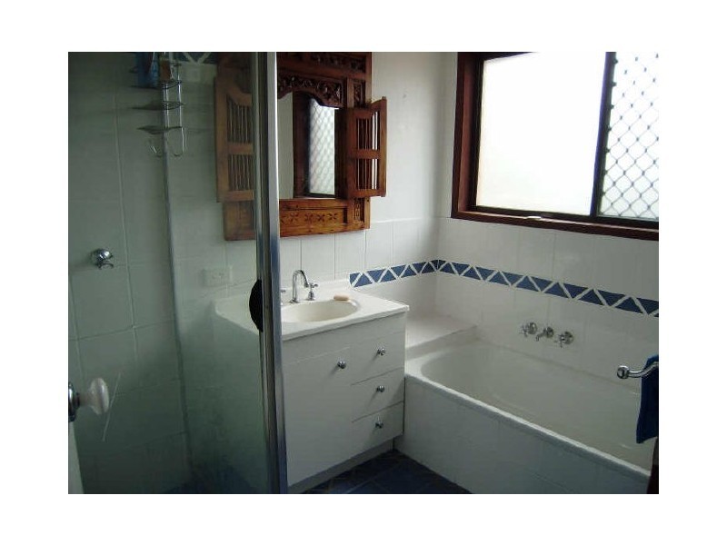 1/3 Elm Court, Labrador QLD 4215