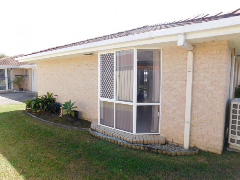 2/13 Riccarton Place, Labrador QLD 4215