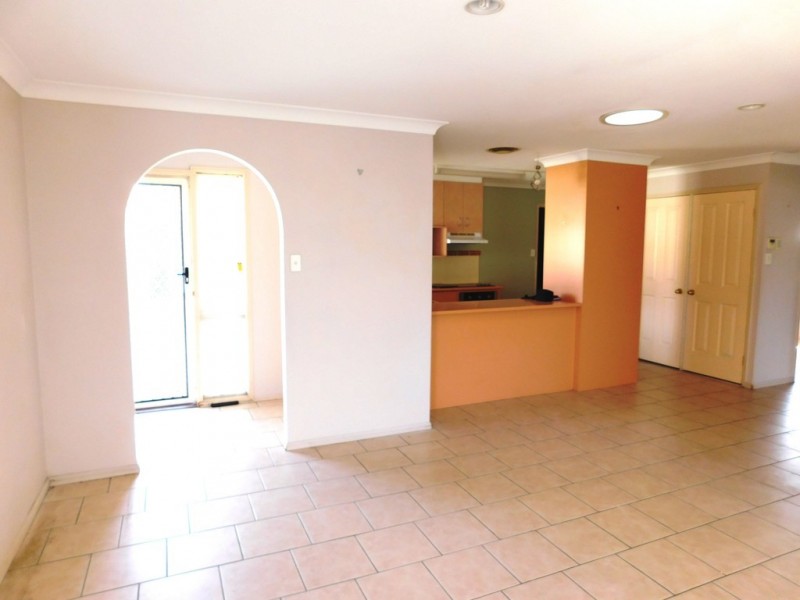 2/13 Riccarton Place, Labrador QLD 4215