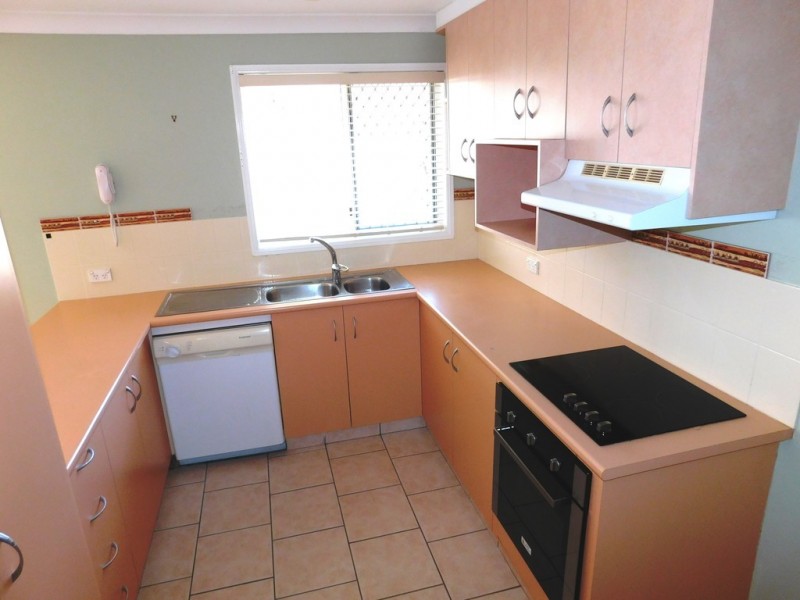 2/13 Riccarton Place, Labrador QLD 4215