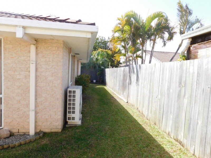 2/13 Riccarton Place, Labrador QLD 4215