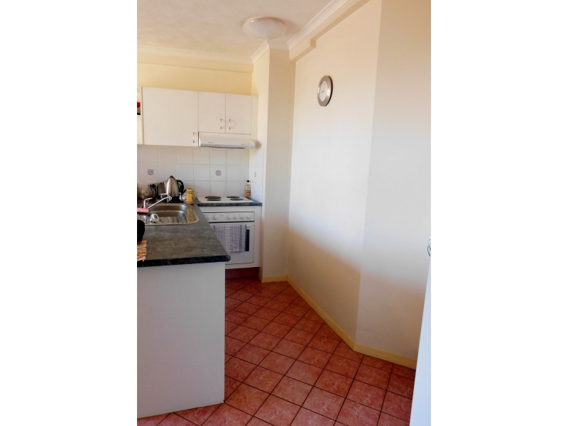 17/10-12 Bath Street, Labrador QLD 4215