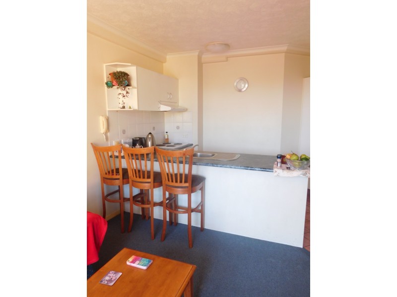 17/10-12 Bath Street, Labrador QLD 4215