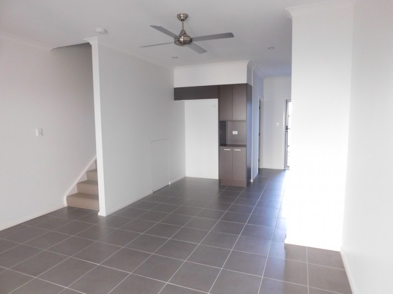 10/37 Azure Way, Hope Island QLD 4212