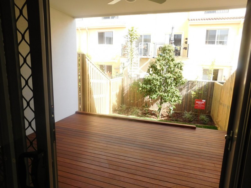 10/37 Azure Way, Hope Island QLD 4212