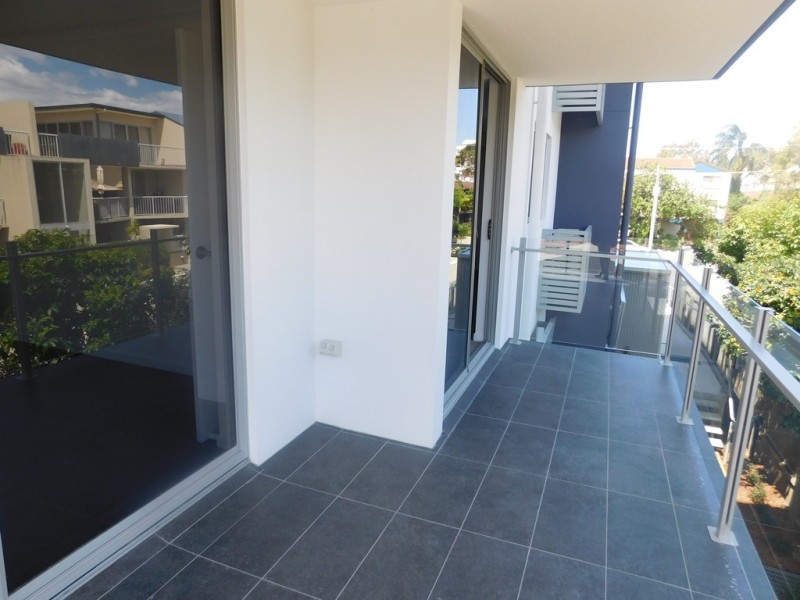 10/14-16 Proud Street, Labrador QLD 4215
