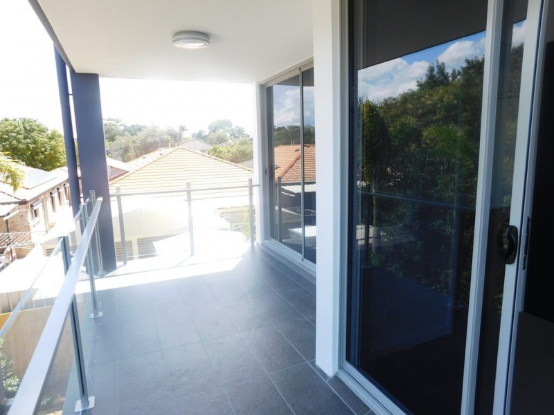 10/14-16 Proud Street, Labrador QLD 4215
