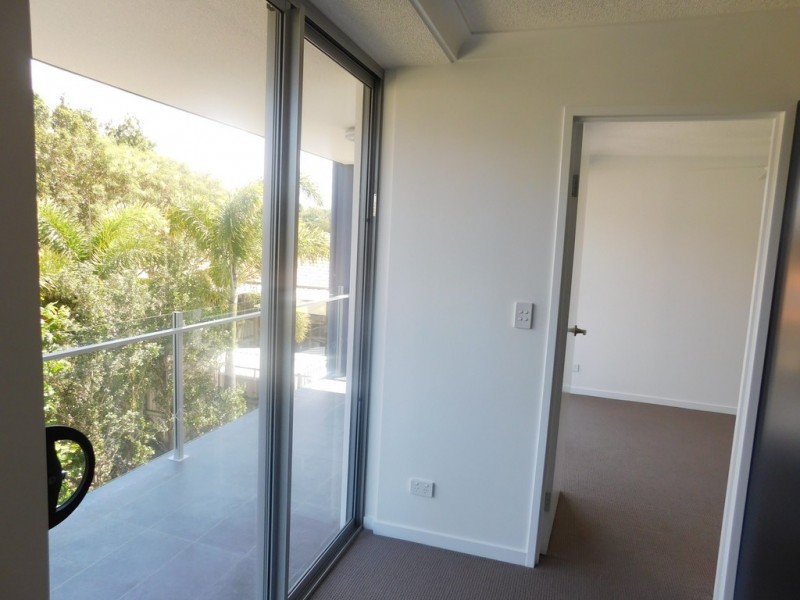 10/14-16 Proud Street, Labrador QLD 4215