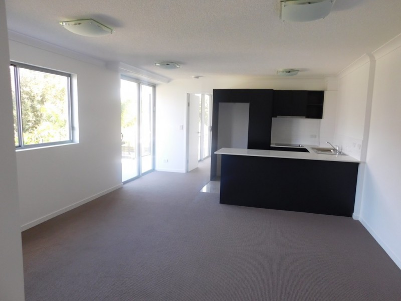 10/14-16 Proud Street, Labrador QLD 4215