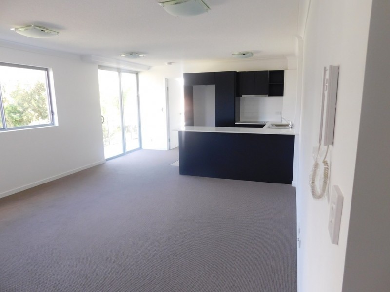 10/14-16 Proud Street, Labrador QLD 4215