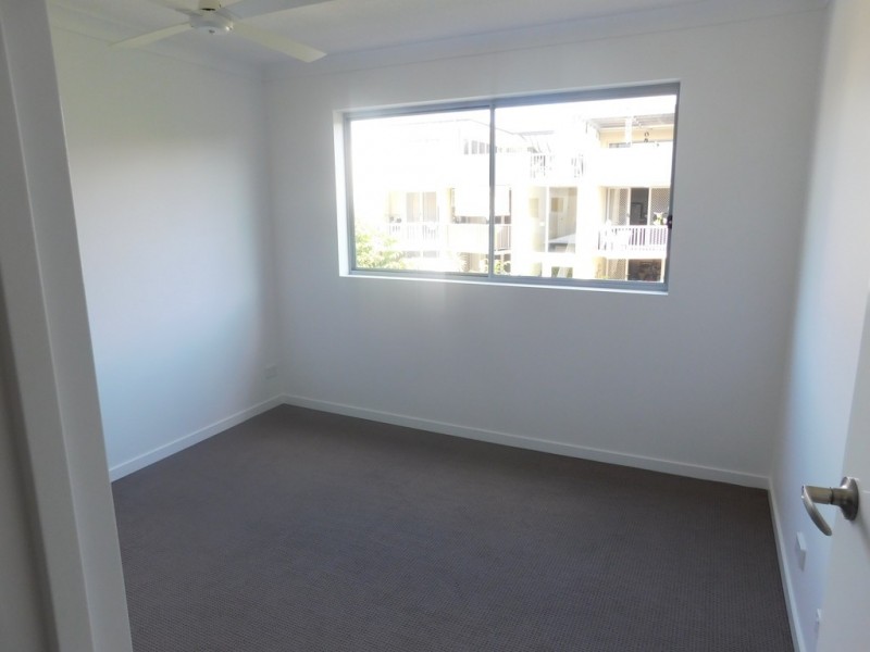 10/14-16 Proud Street, Labrador QLD 4215
