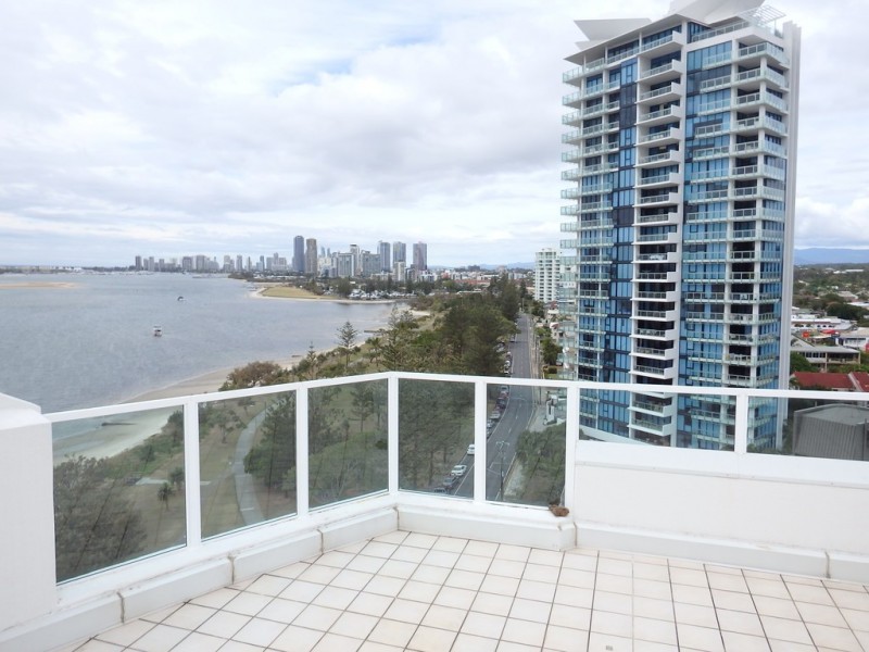 33/242 Marine Parade, Labrador QLD 4215