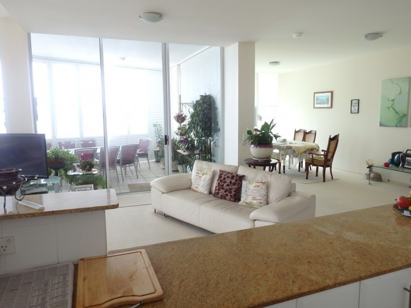 33/242 Marine Parade, Labrador QLD 4215
