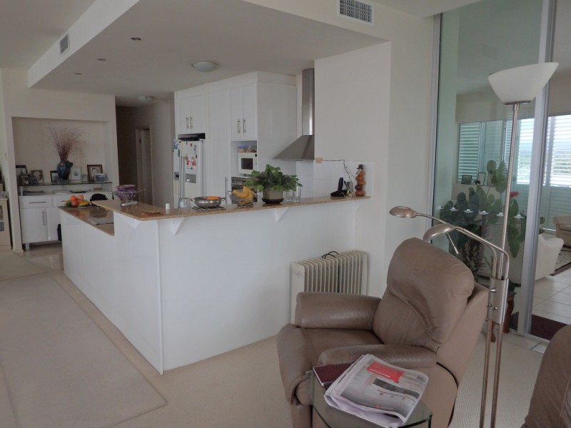 33/242 Marine Parade, Labrador QLD 4215