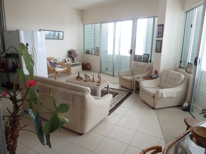33/242 Marine Parade, Labrador QLD 4215