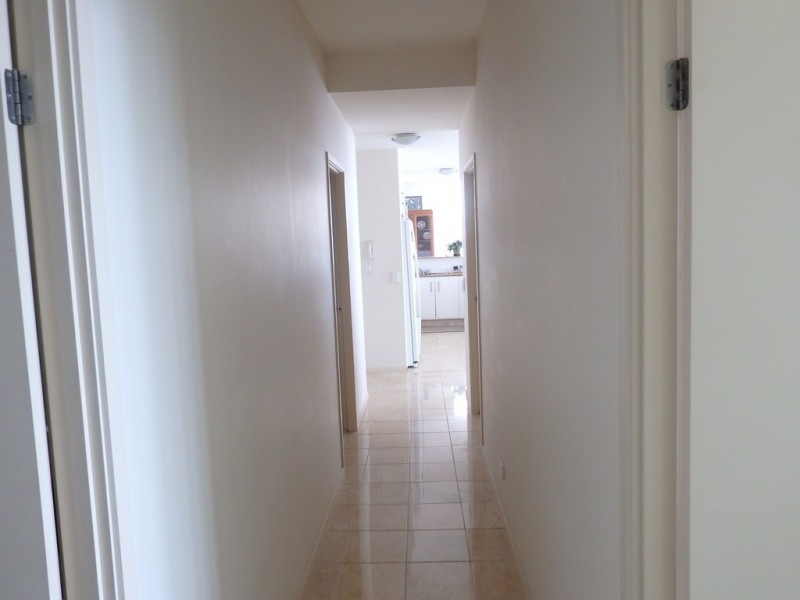33/242 Marine Parade, Labrador QLD 4215