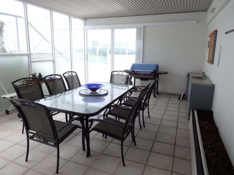 33/242 Marine Parade, Labrador QLD 4215