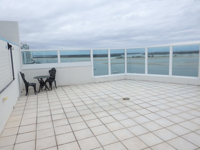 33/242 Marine Parade, Labrador QLD 4215