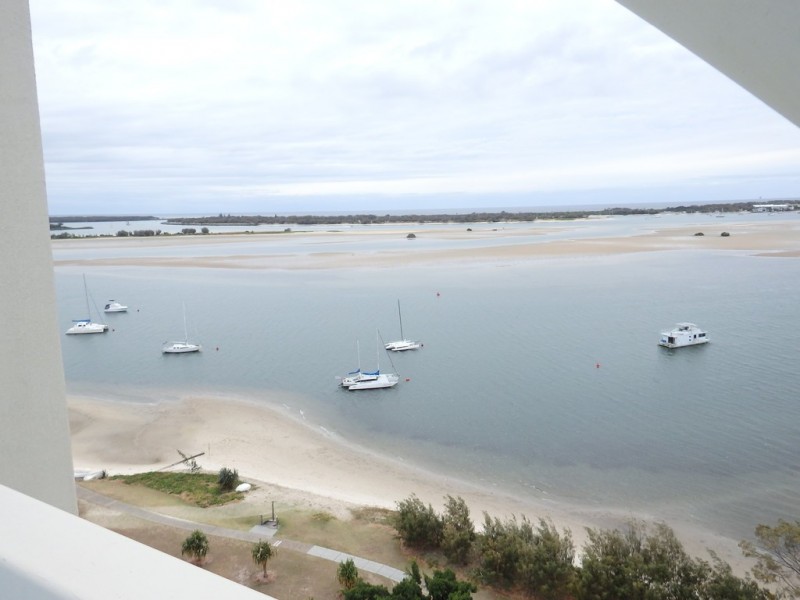 33/242 Marine Parade, Labrador QLD 4215