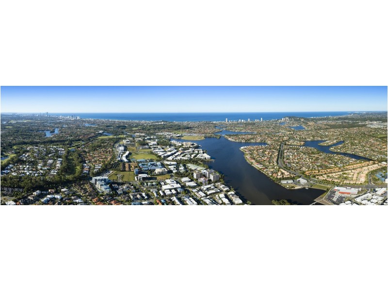 33 Lakefront Crescent, Varsity Lakes QLD 4227