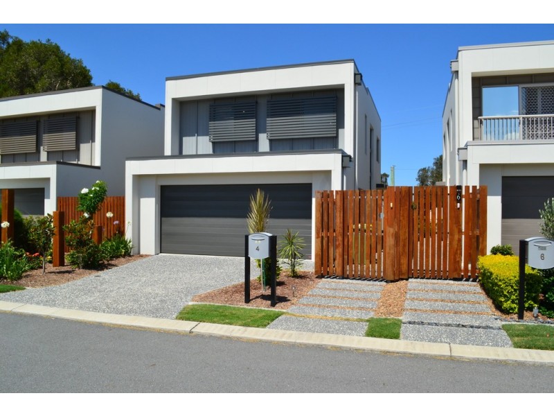 4 La Savina Drive, Coombabah QLD 4216