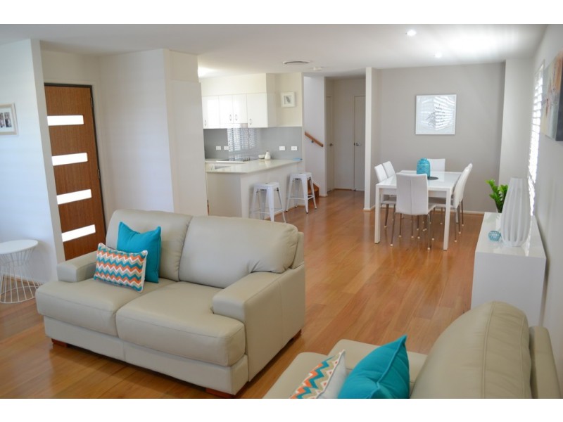 4 La Savina Drive, Coombabah QLD 4216