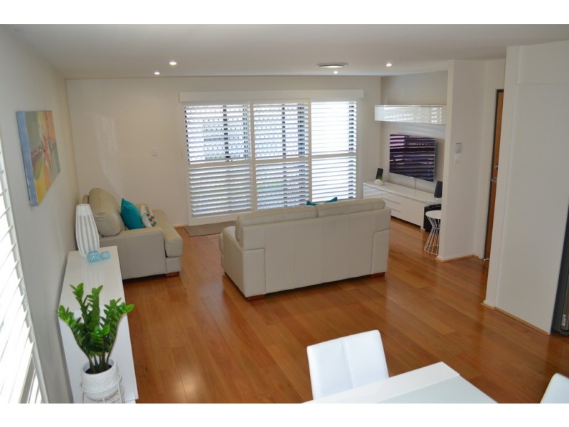 4 La Savina Drive, Coombabah QLD 4216