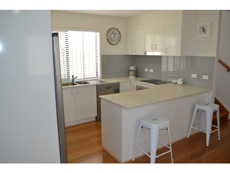 4 La Savina Drive, Coombabah QLD 4216