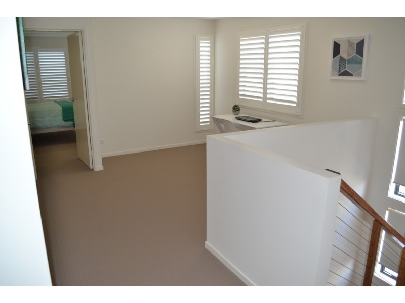 4 La Savina Drive, Coombabah QLD 4216