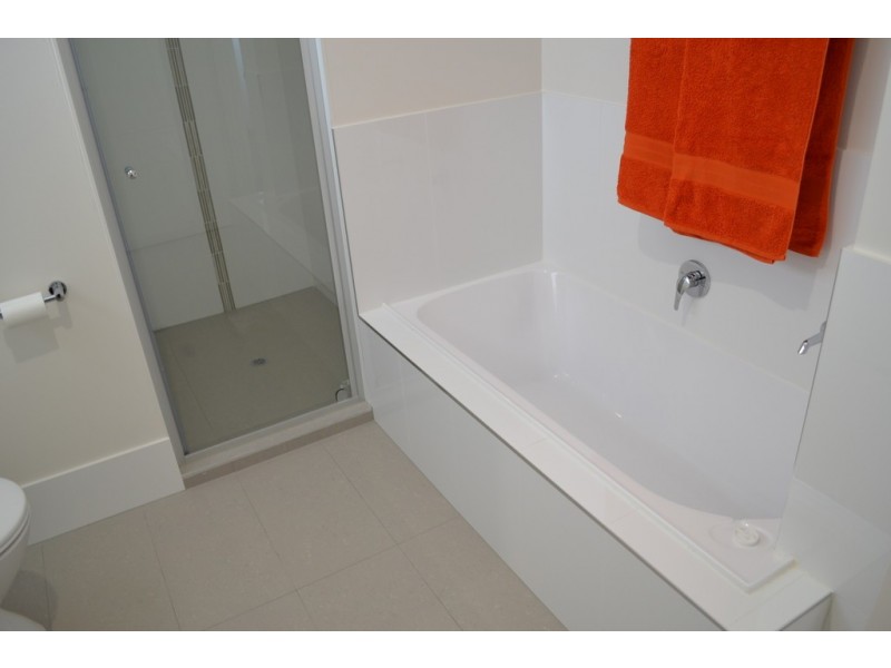 4 La Savina Drive, Coombabah QLD 4216