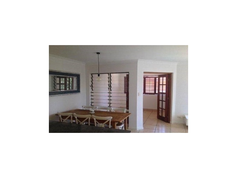 4/89 Bayview Street, Runaway Bay QLD 4216