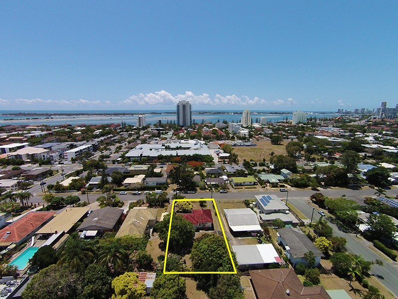 32 Echlin Street, Labrador QLD 4215