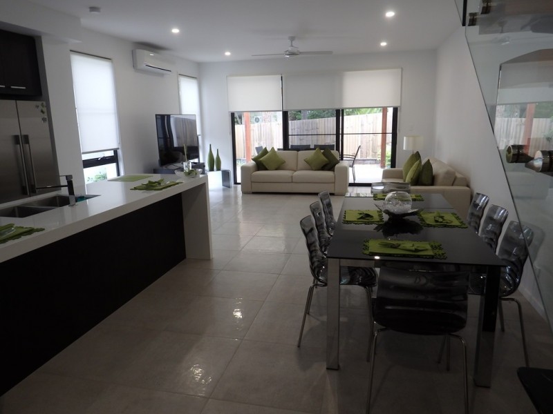 1/9 Clinton Street, Labrador QLD 4215