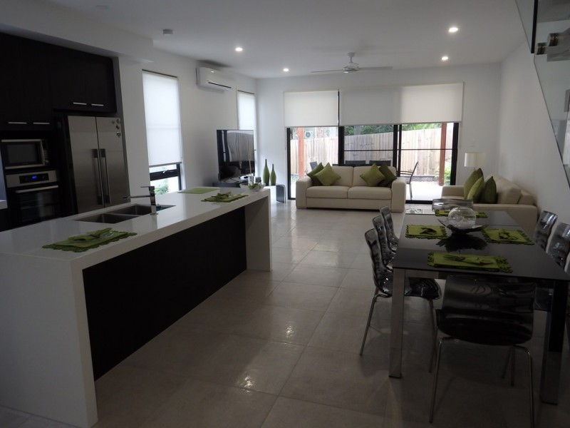 1/9 Clinton Street, Labrador QLD 4215