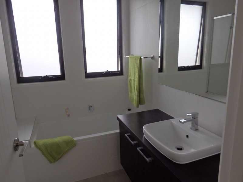 1/9 Clinton Street, Labrador QLD 4215