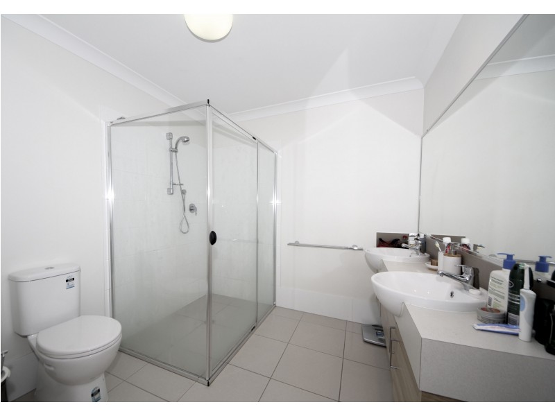 15/490 Pine Ridge Road, Coombabah QLD 4216