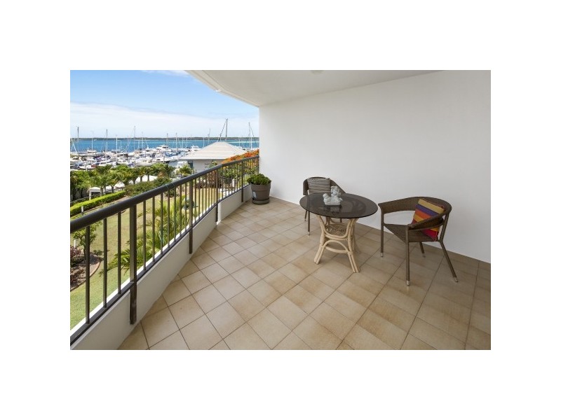 8/17 Bayview Street, Runaway Bay QLD 4216