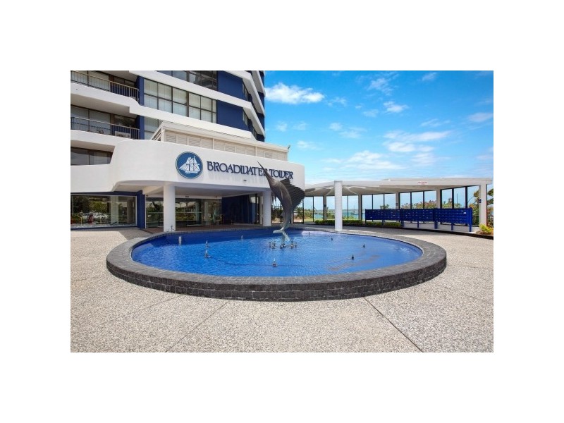 8/17 Bayview Street, Runaway Bay QLD 4216