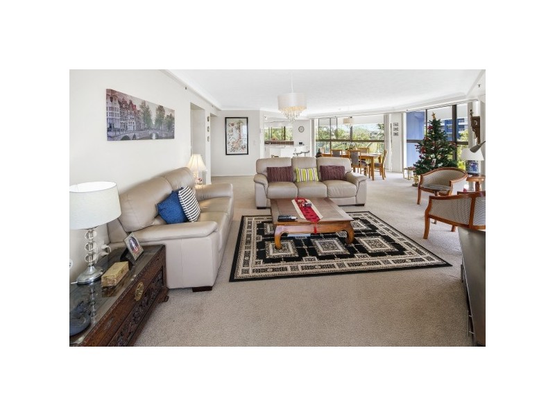 8/17 Bayview Street, Runaway Bay QLD 4216