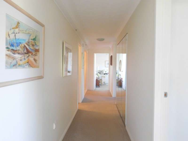8/17 Bayview Street, Runaway Bay QLD 4216