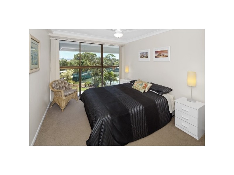 8/17 Bayview Street, Runaway Bay QLD 4216