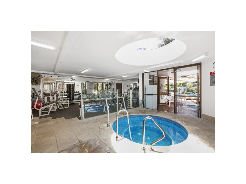 8/17 Bayview Street, Runaway Bay QLD 4216