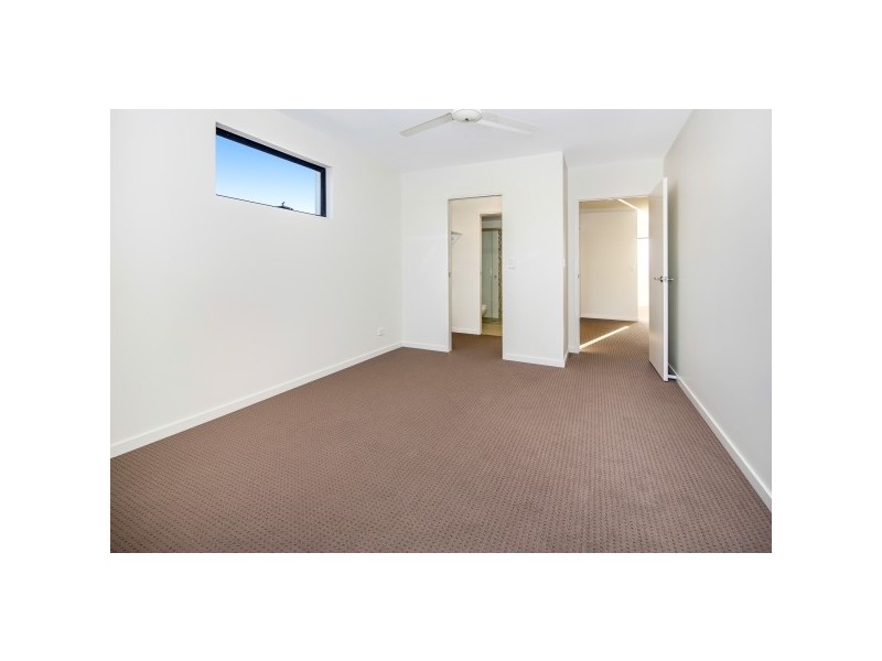 304/35 Halcyon Way, Hope Island QLD 4212
