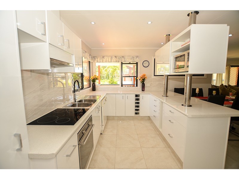 22 Reynolds Avenue, Labrador QLD 4215