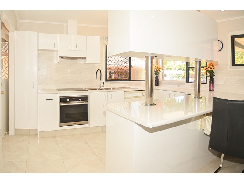 22 Reynolds Avenue, Labrador QLD 4215