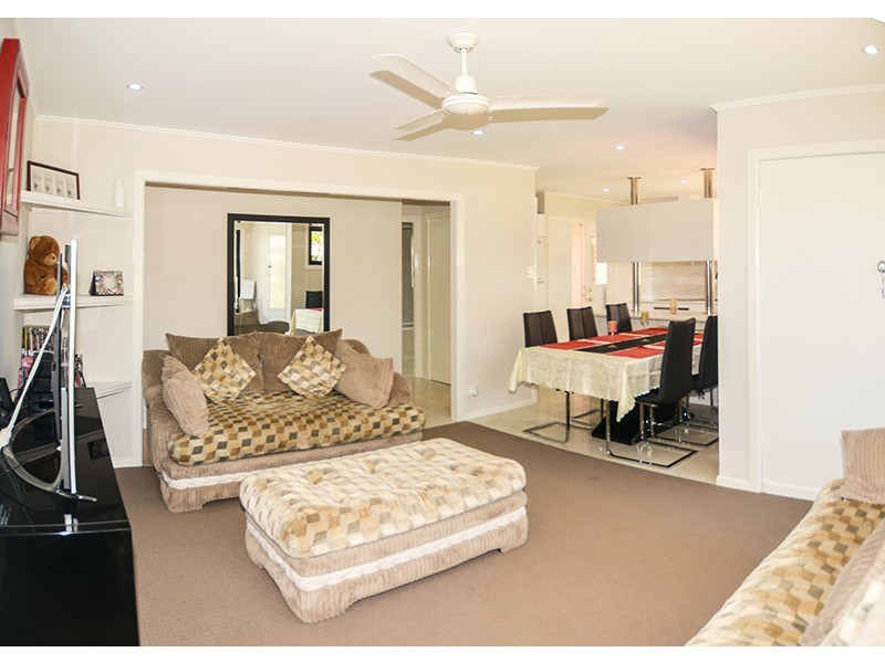 22 Reynolds Avenue, Labrador QLD 4215